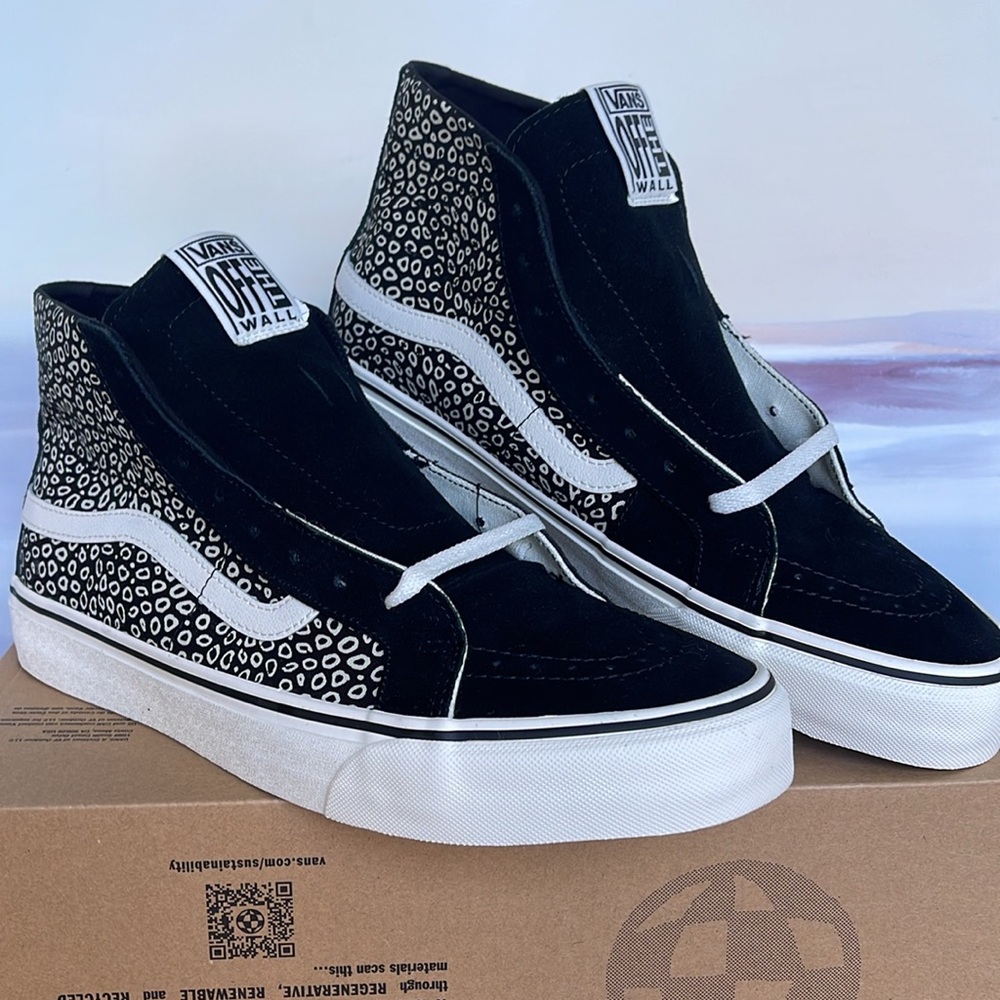 Vans Men’s Sk8-Hi 38 Deco
Sting Ray Black/Vintage White 
VN0A4BX64WM
Sneakers - Picture 5 of 16